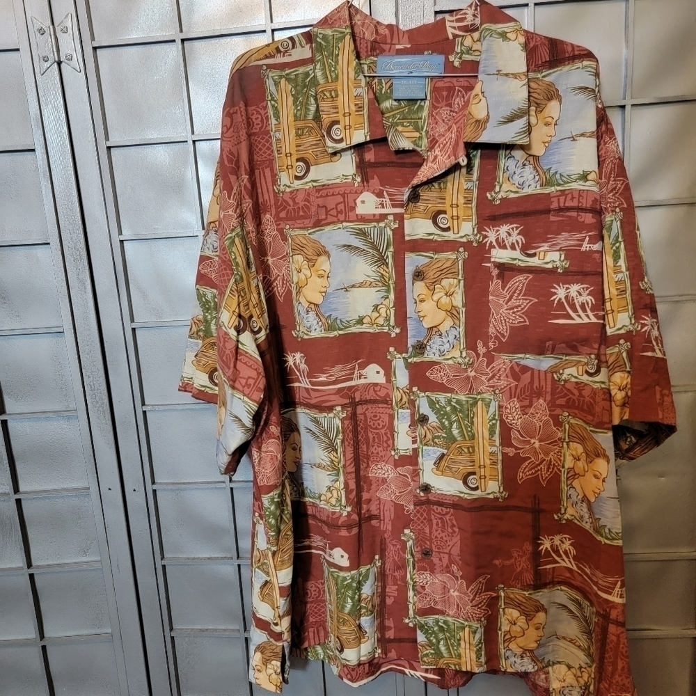 Bermuda Bay XXL 100% silk Hawaiian button down shirt. Wood Buttons